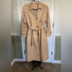 Etienne Aigner Trench Rain All weather  coat size 10-priced great!